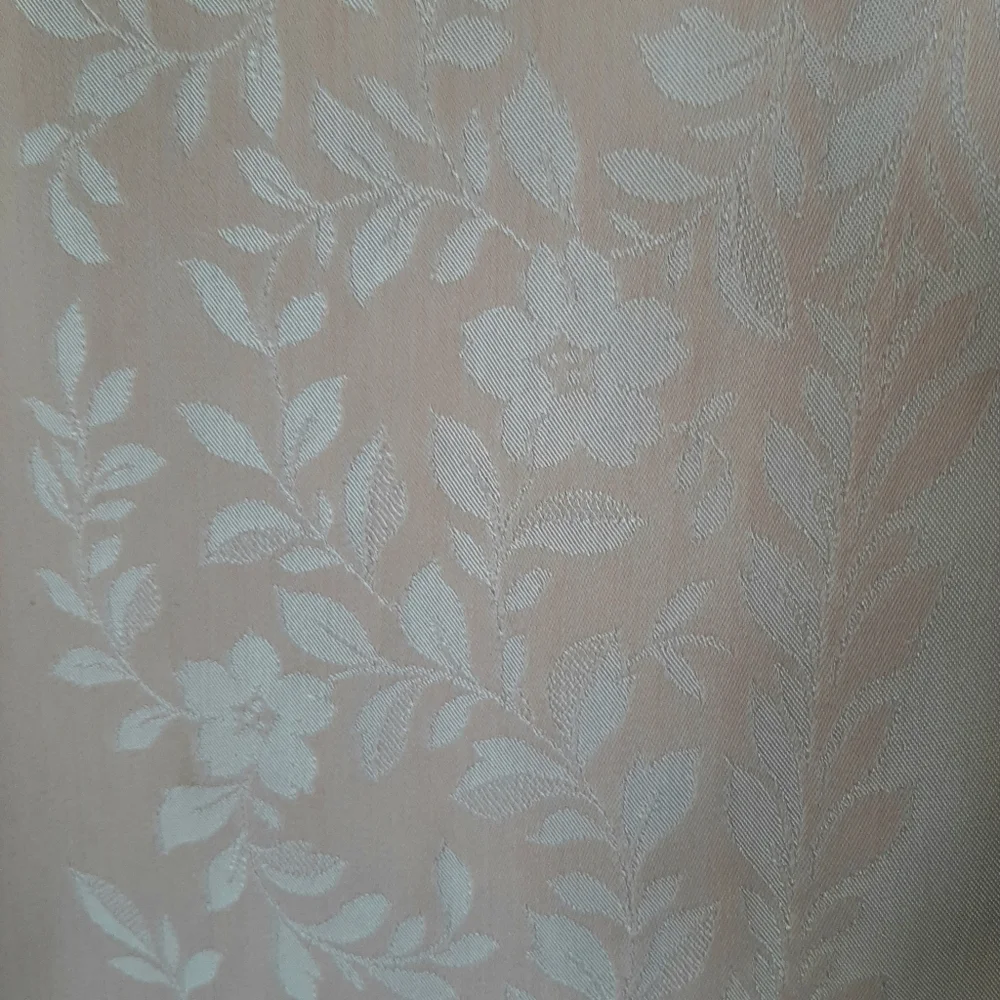 Vtg Damask Pastel Pink Tablecloth and 6 Piece Napkin Set.